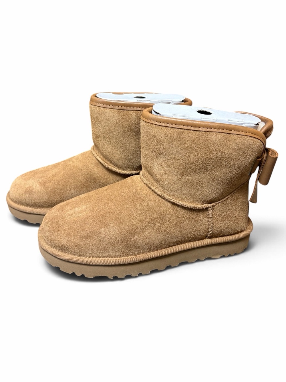 Women’s Tan Ugg Winter Boots with bow - Cozy Slip-On Style